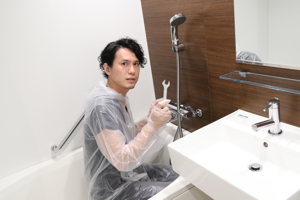 浴槽のひび割れを放置すると水漏れの原因に