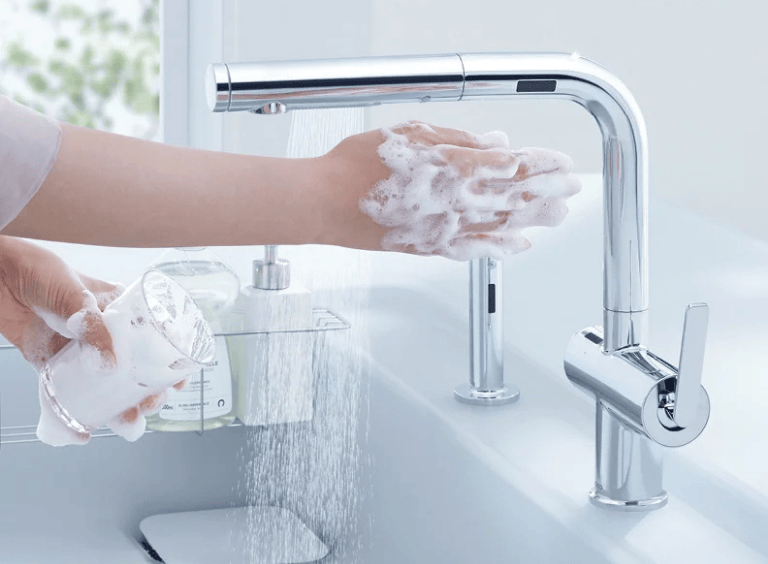 TOTOザクラッソ_タッチレス水ほうき水栓LF