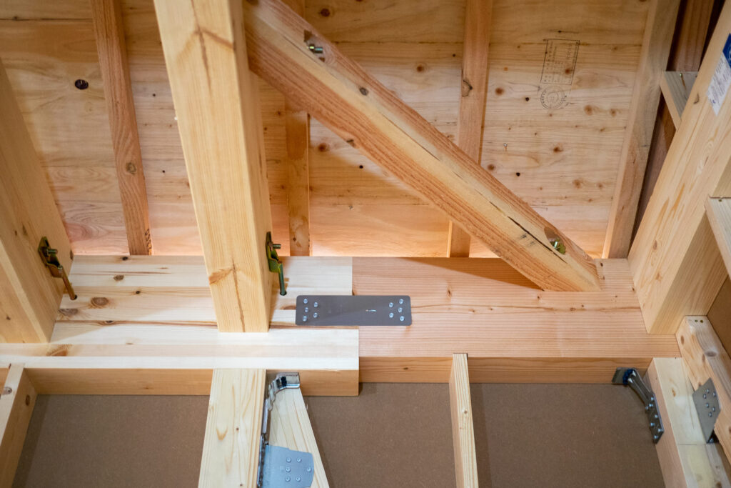 耐震金具を取り付けた木造住宅