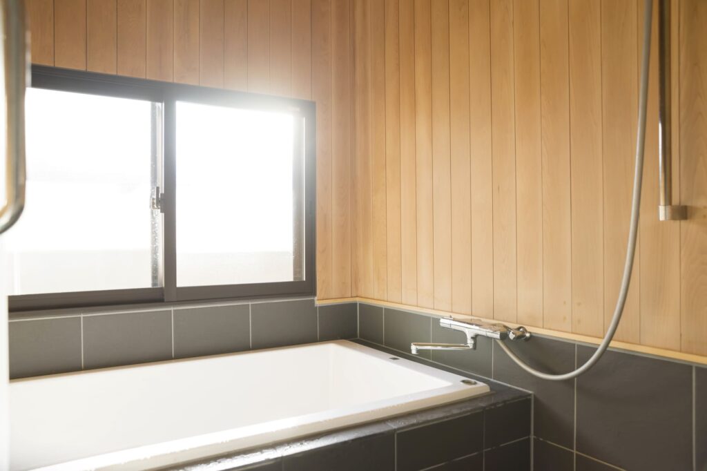 おしゃれな在来浴室