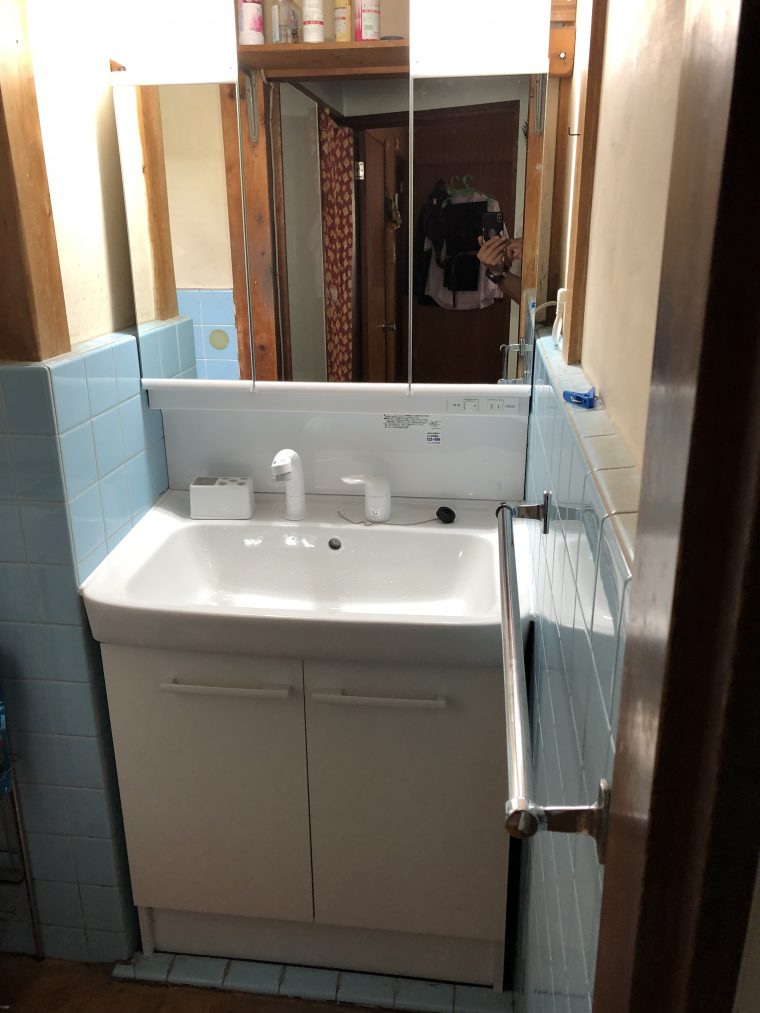 株式会社イースマイル神戸市_洗面台リフォーム施工事例